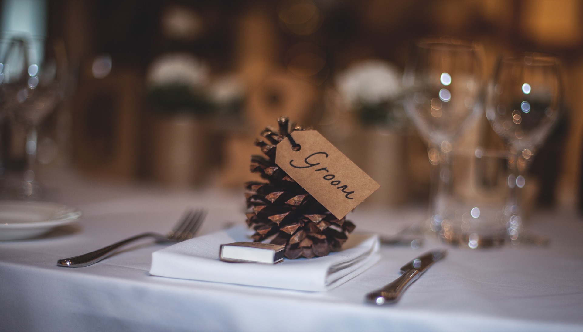 Personalized wedding table styling